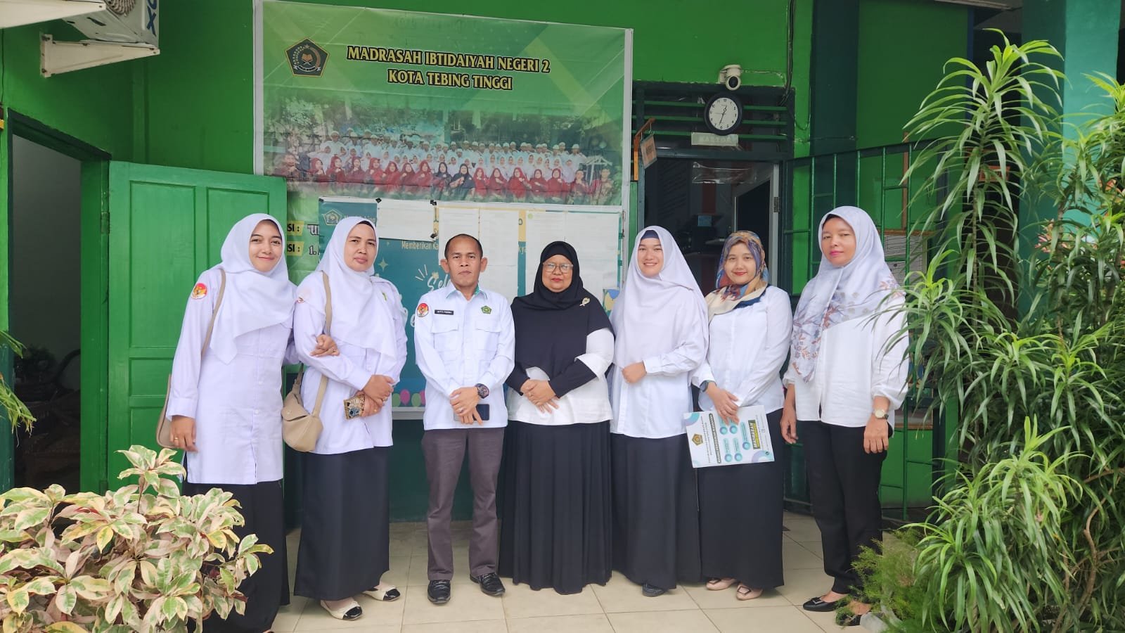 MIN 2 Tebing Tinggi Sambut Tim KANWIL Dan KASI KEMENAG Dalam Kunjungan MONEV BKBA