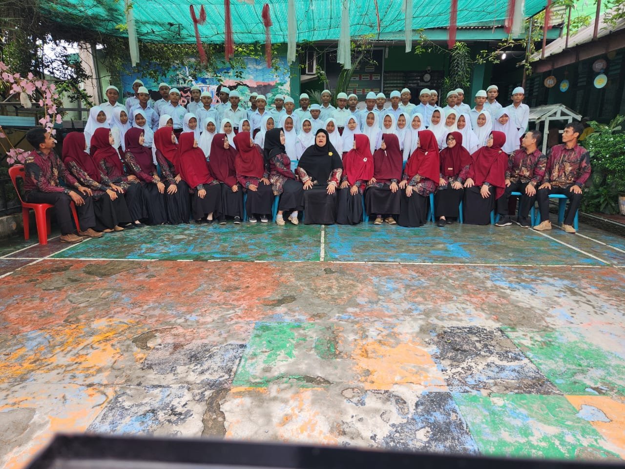 POTO KEBERSAMAAN SISWA/SISWI MIN 2 TEBING TINGGI KELAS VI 2024